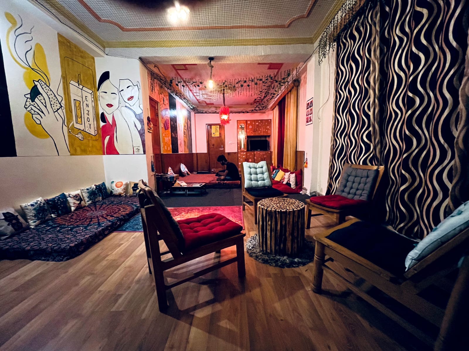 Mad Monkeyss Manali - Tap to explore photos