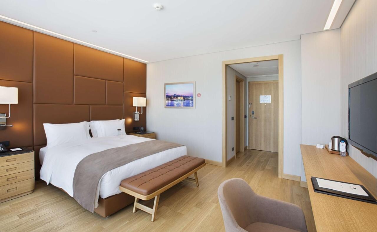 DoubleTree by Hilton Istanbul Avcilar - Tap to explore photos