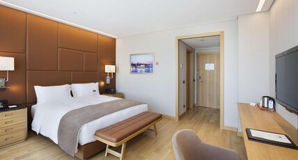 DoubleTree by Hilton Istanbul Avcilar Room Type - KING PREMIUM ROOM WITH VIEW