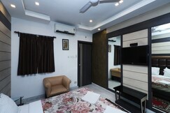 Address of Hotel Esteem