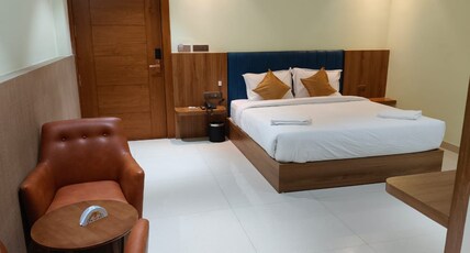 HOTEL SHIVA INN Room Type - DELUXE ROOM