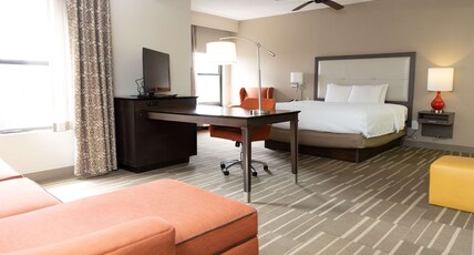 HAMPTON INN HAMMOND LA Room Type - 1KNG STE SOFABED NOSMOK