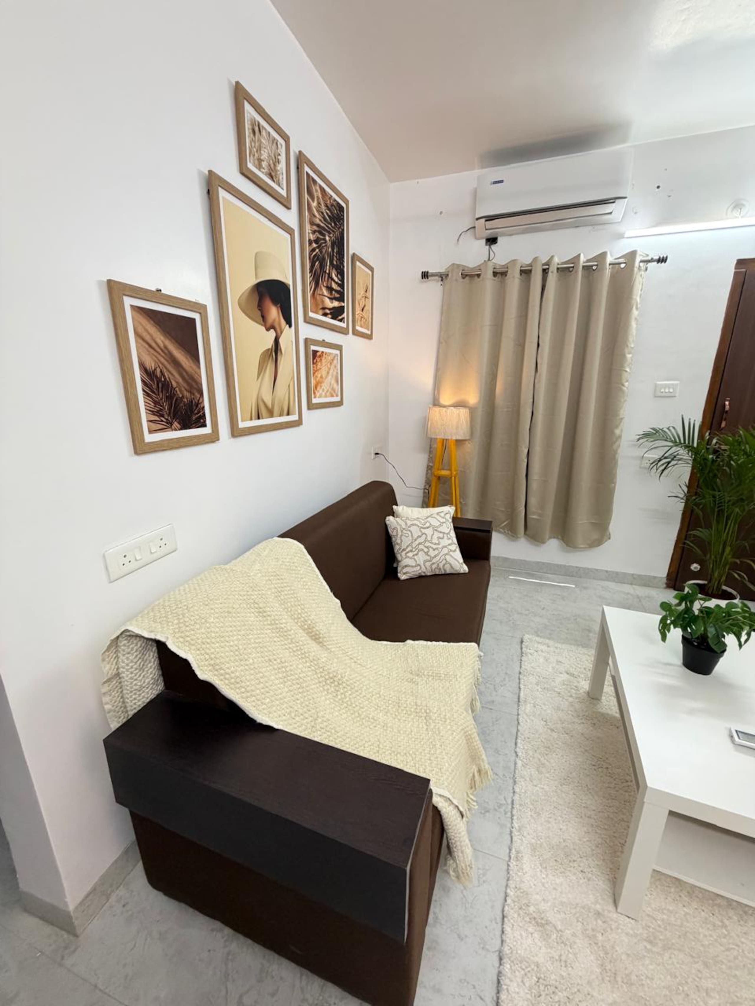 101 Beach Inspired Summer 1BHK Viman Nagar 2bath - Tap to explore photos