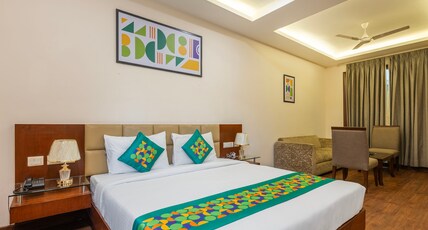 Treebo Royal Star Room Type - Deluxe Family Room