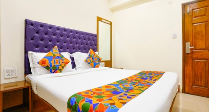 FabHotel Cruz Royale - Nr. Bandra West Room Type - Deluxe Room