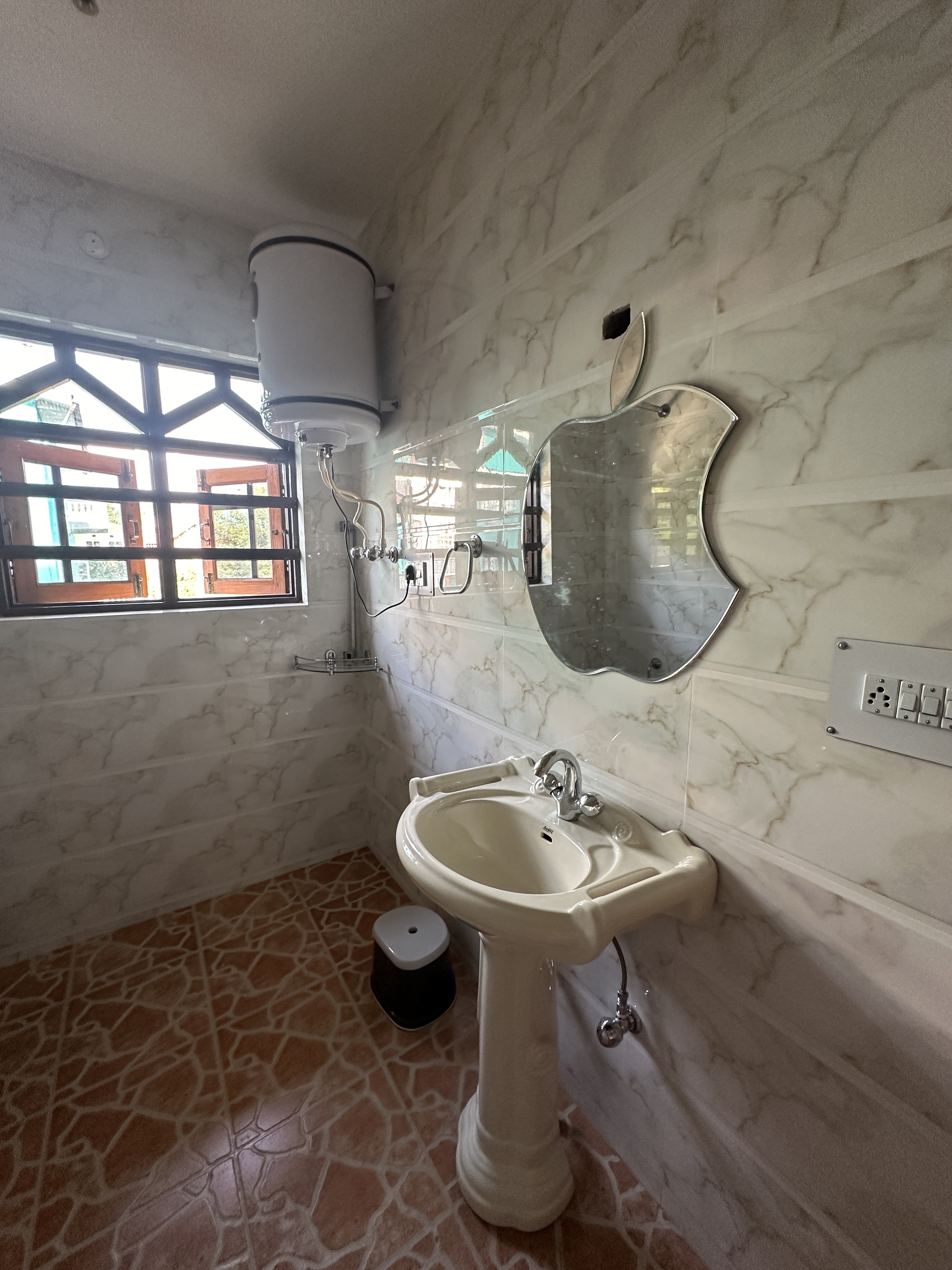 Silk route - Tap to explore photos