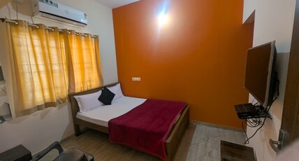 Chalukya comforts  Room Type - Budget Non AC Double Room