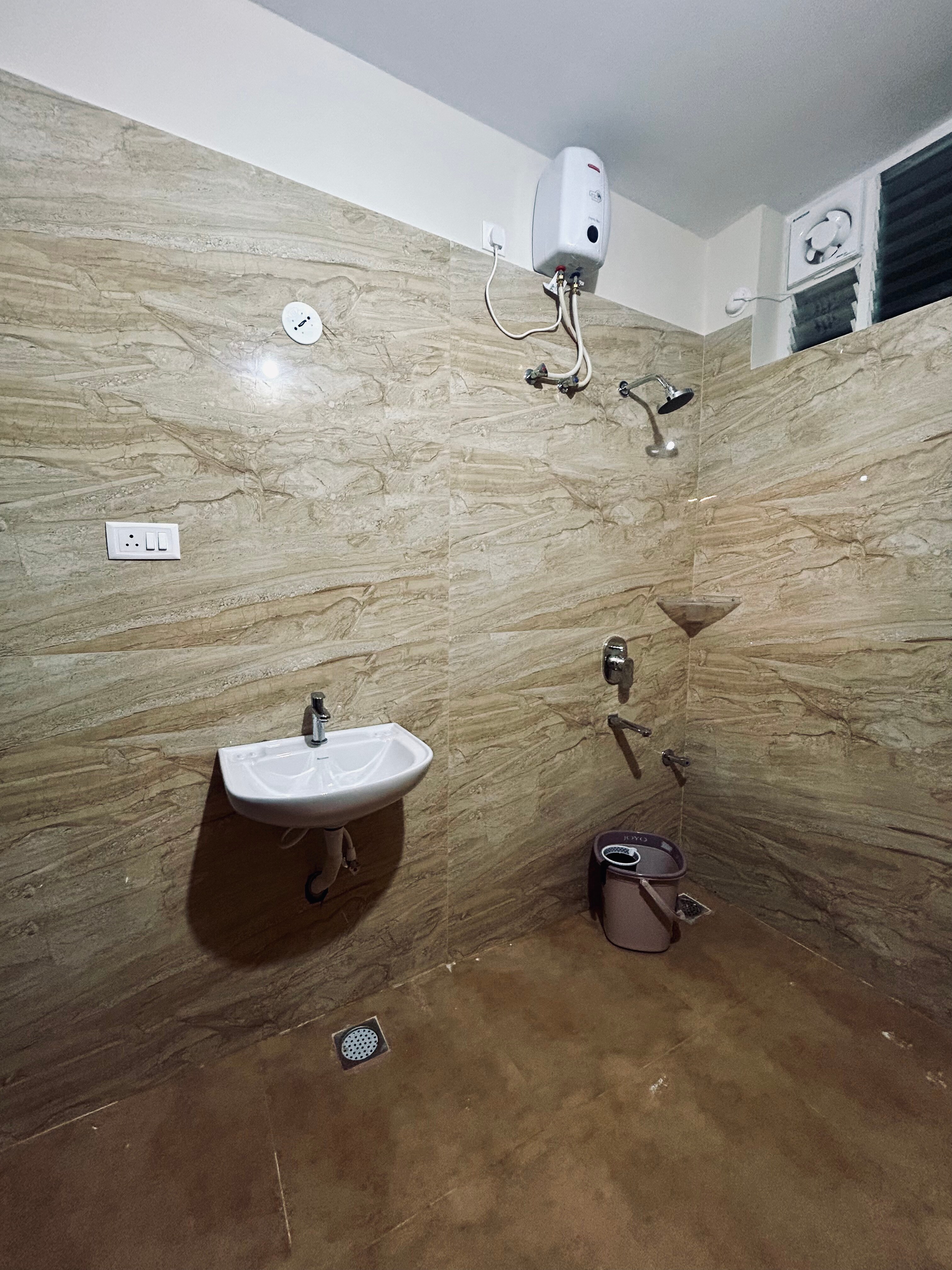Orion Elegant Service Apartment - Tap to explore photos