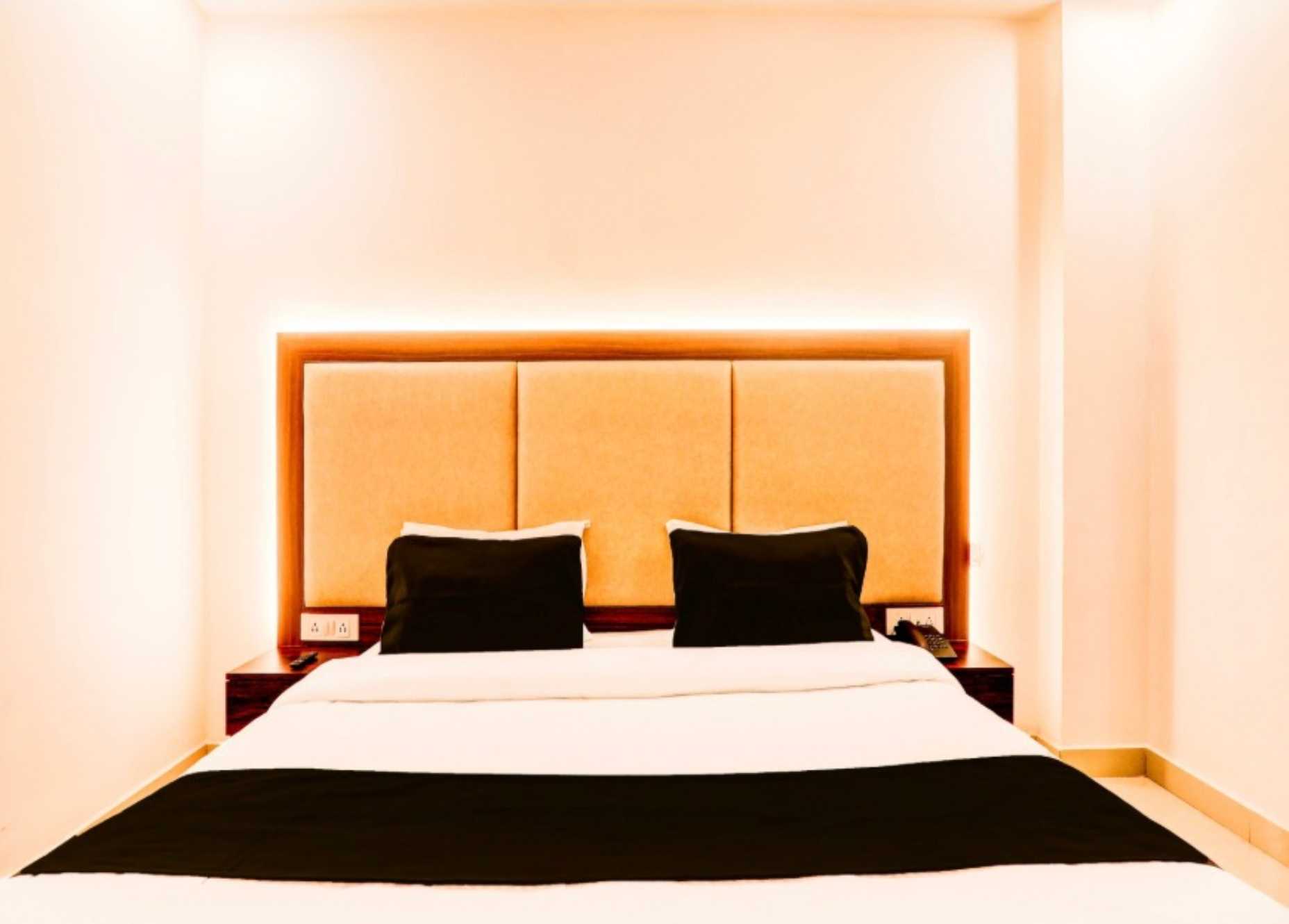 Hotel O Munsi Puliya Metro Lucknow - Tap to explore photos