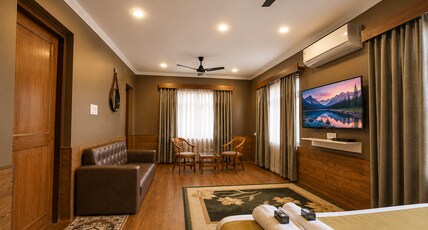 Hotel Jafson Accommodates (5 mins drive to Dal Lake) Room Type - Suite Room with AC