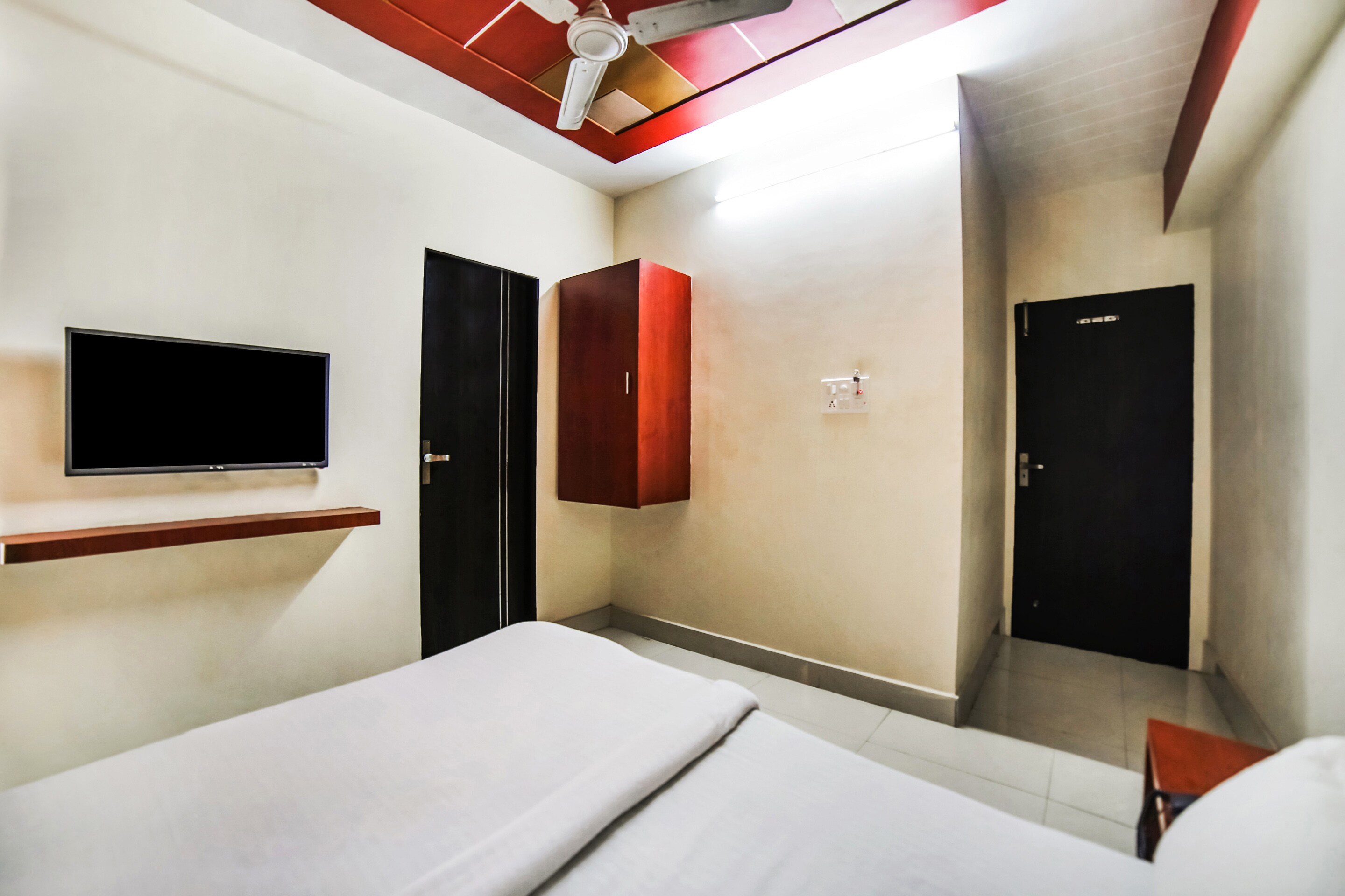 HOTEL ABHIMANYU INN - Tap to explore photos