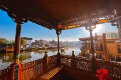 The Gemini Group Of Houseboats Dal Lake