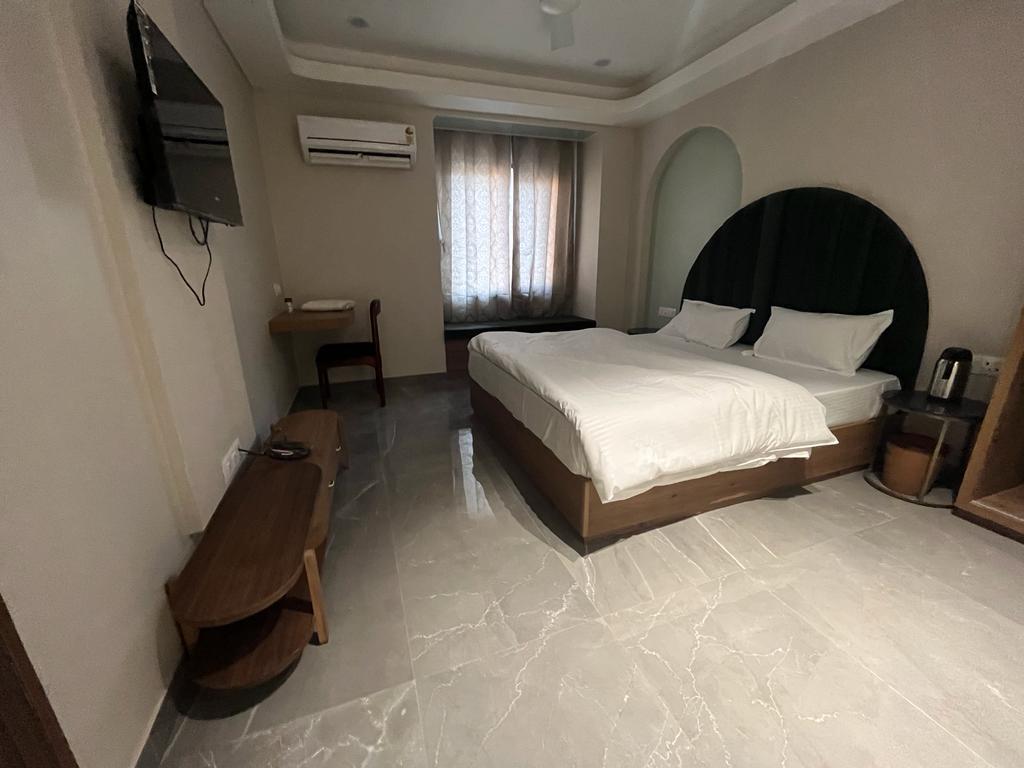 Hotel Shree Excellency - Tap to explore photos