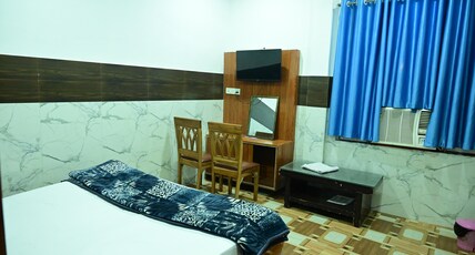 Hotel Jeewan Sathi Lawn Room Type - Deluxe  Room