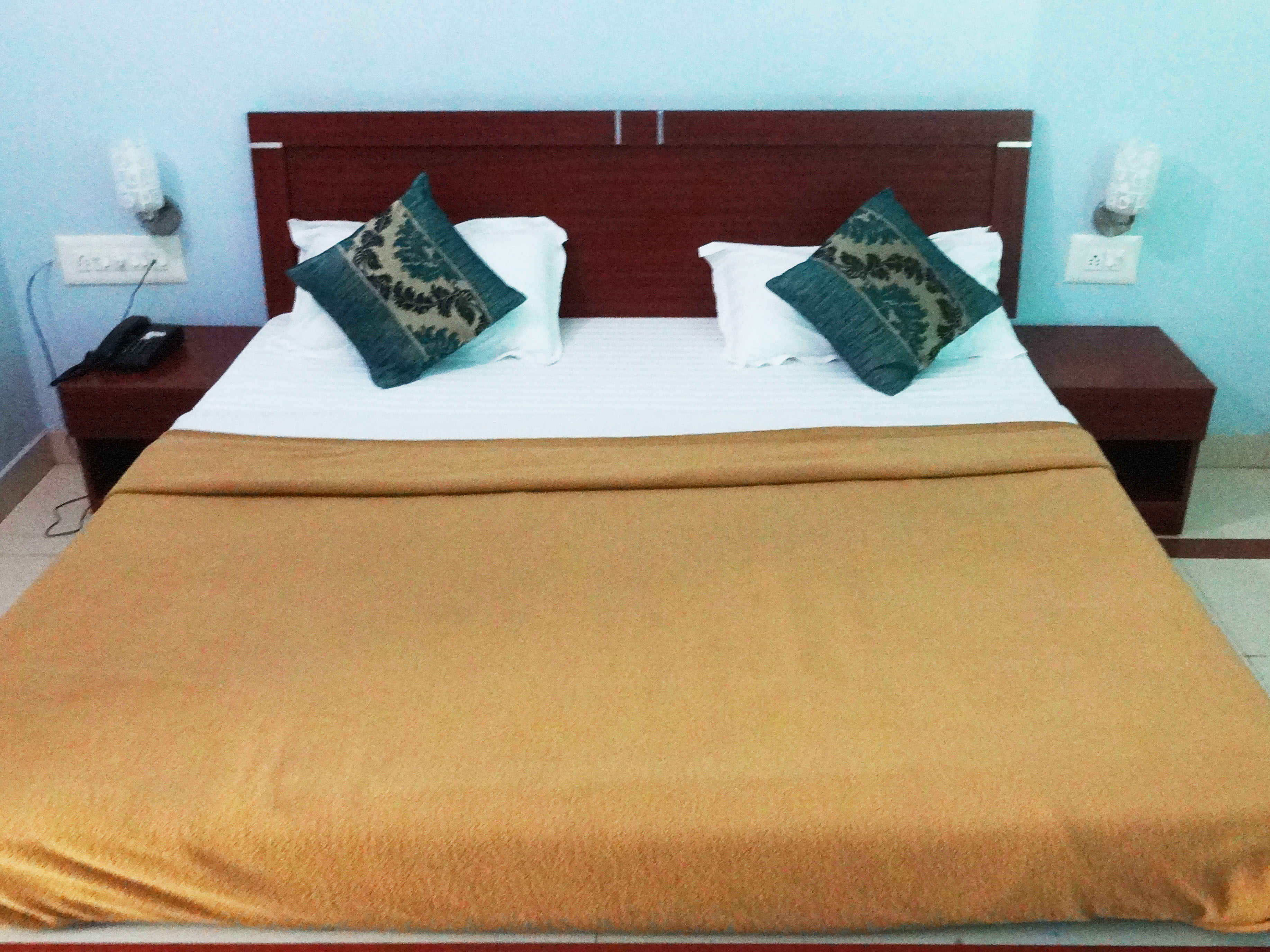 MID TOWN RESIDENCY - Tap to explore photos