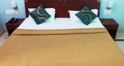 MID TOWN RESIDENCY Room Type - DOUBLE BED (AC)