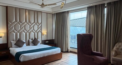 Hotel West End View Room Type - Suite Rooms | Bathtub