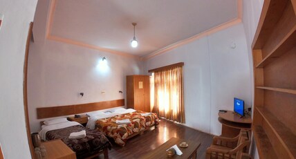 Hotel Shaynam Room Type - Standard Triple Room