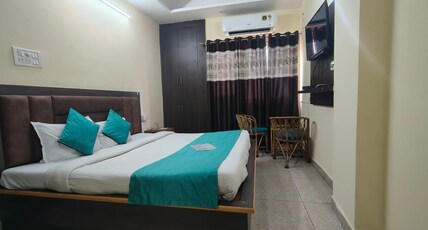 Hotel Narayan Inn (units of Jethuri Hotels) Room Type - Deluxe Room with Balcony