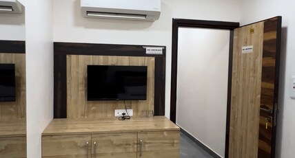 LA MONTEE BnB Room Type - Couple AC Room (Couples Only Book This)