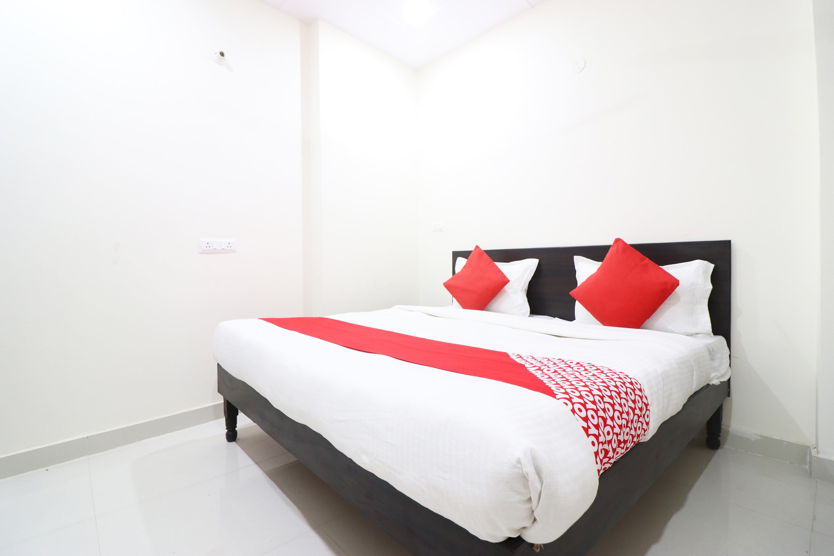 Hotel O AMANTRA RESIDENCY - Tap to explore photos