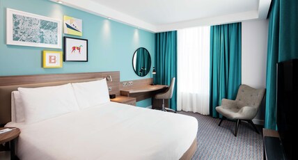 Hampton by Hilton Belfast City Centre Room Type - QUEEN CORNER GUEST ROOM