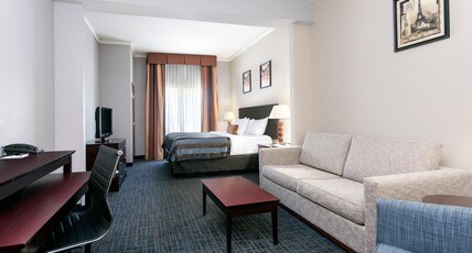 Wingate Athens Room Type - 1 King Bed, Mobility Accessible Room, Bathtub w Grab Bars, Non-Smoking Wingate Athens Room Type - 1 King Bed, Mobility Accessible Room, Bathtub w Grab Bars, Non-Smoking