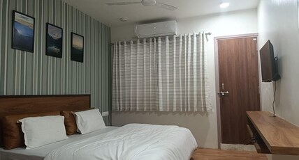 Hotel Green Park - Sector 11 Room Type - Deluxe Rooms
