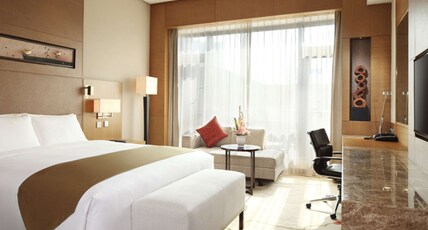 Doubletree By Hilton Hotel Jiaxing Room Type - KING DELUXE ROOM W BALCONY