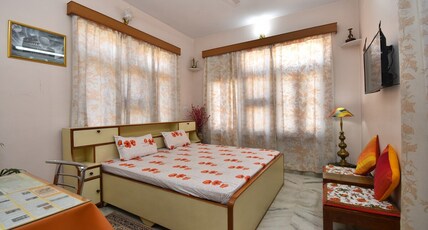 Roots - Pampered stay Room Type - BULBINE Orange With Free Wifi