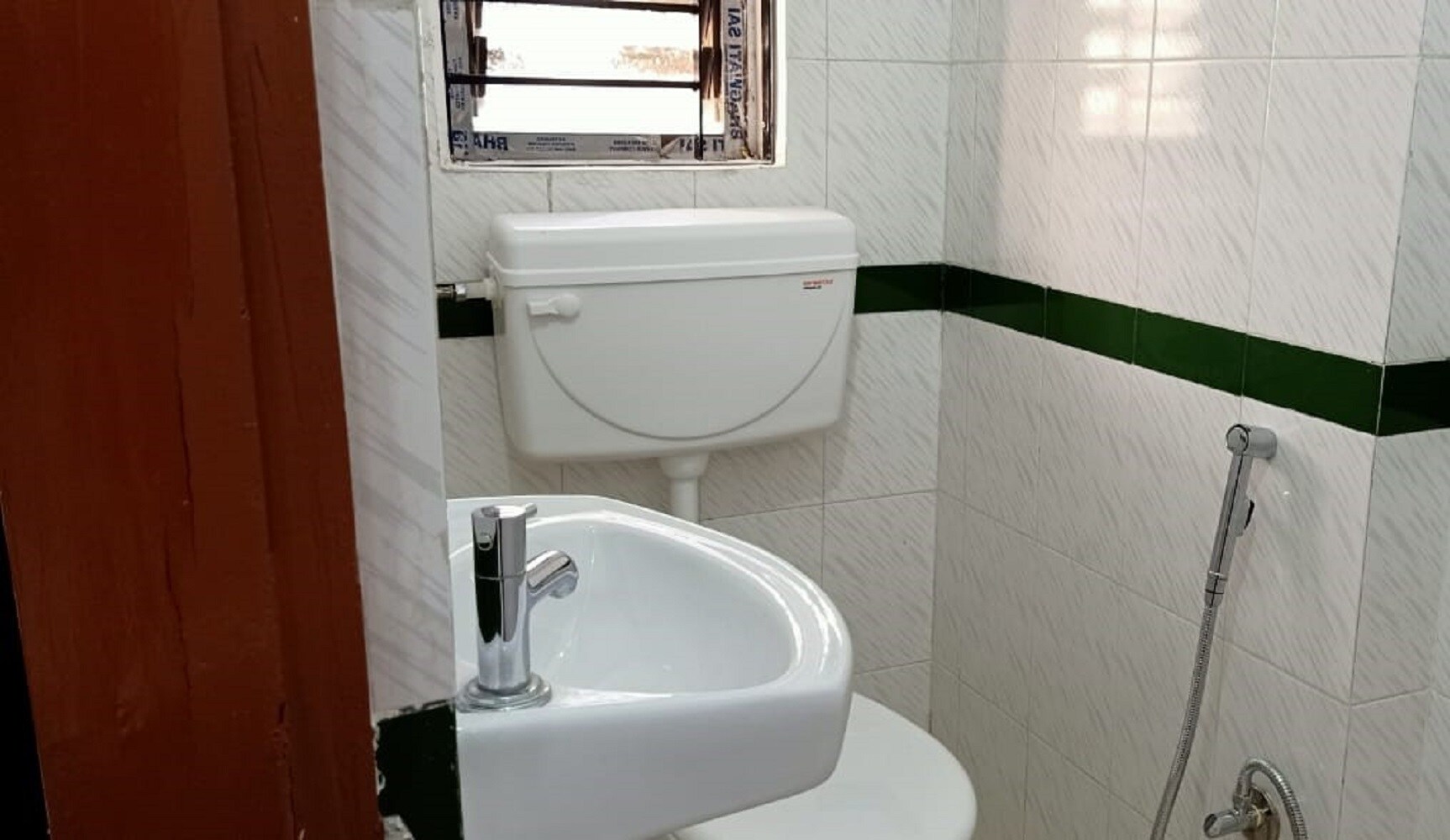 Guest Nest Homestay - Tap to explore photos