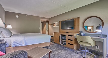 Hampton Inn Flemington Room Type - KING BED W  SHOWER NS