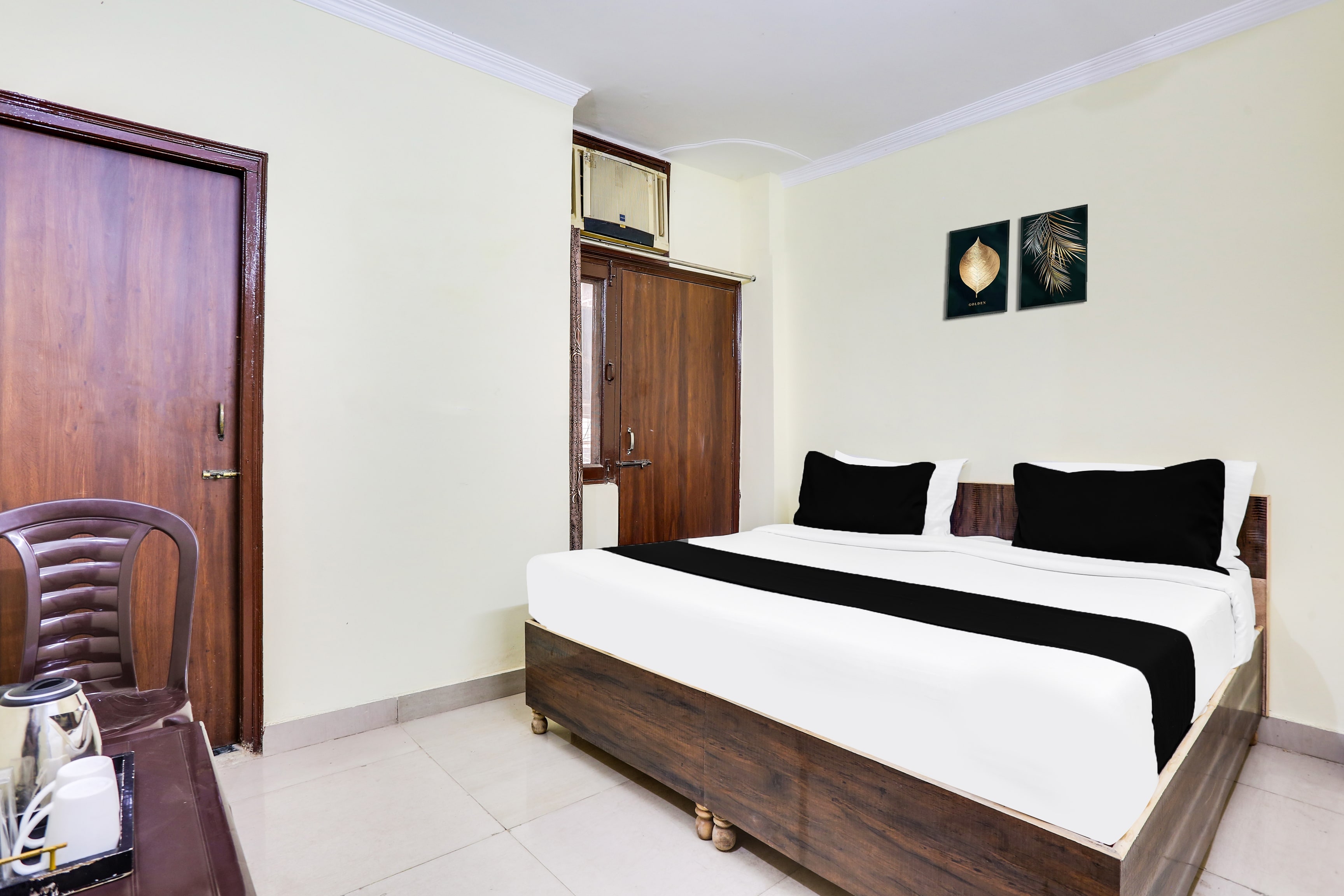 Hotel O Dwarka Metro - Tap to explore photos