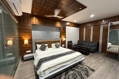 The Valentine Hotel.