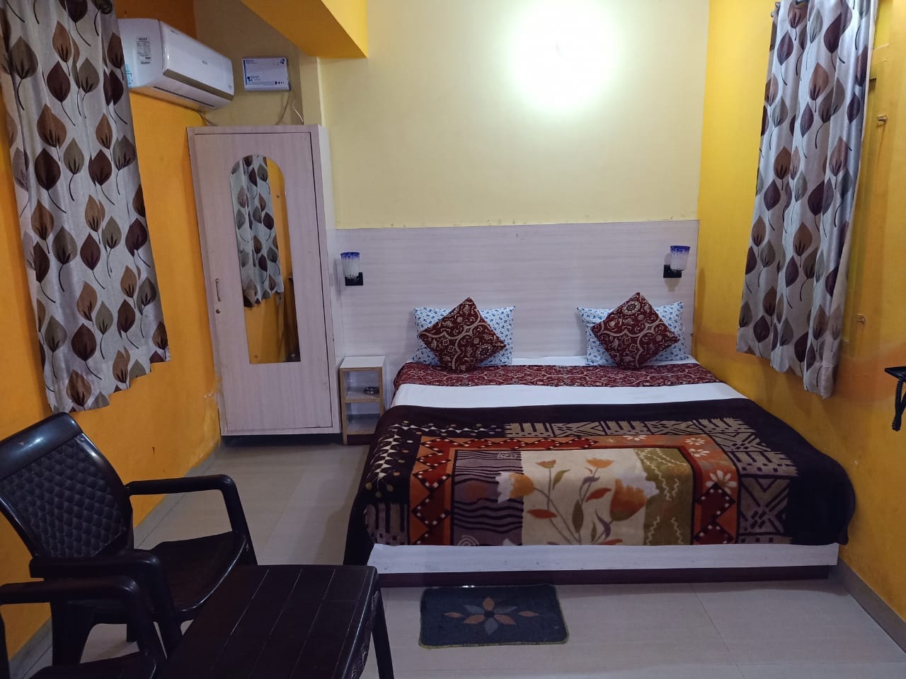 Hotel Kesar Vilas - Tap to explore photos