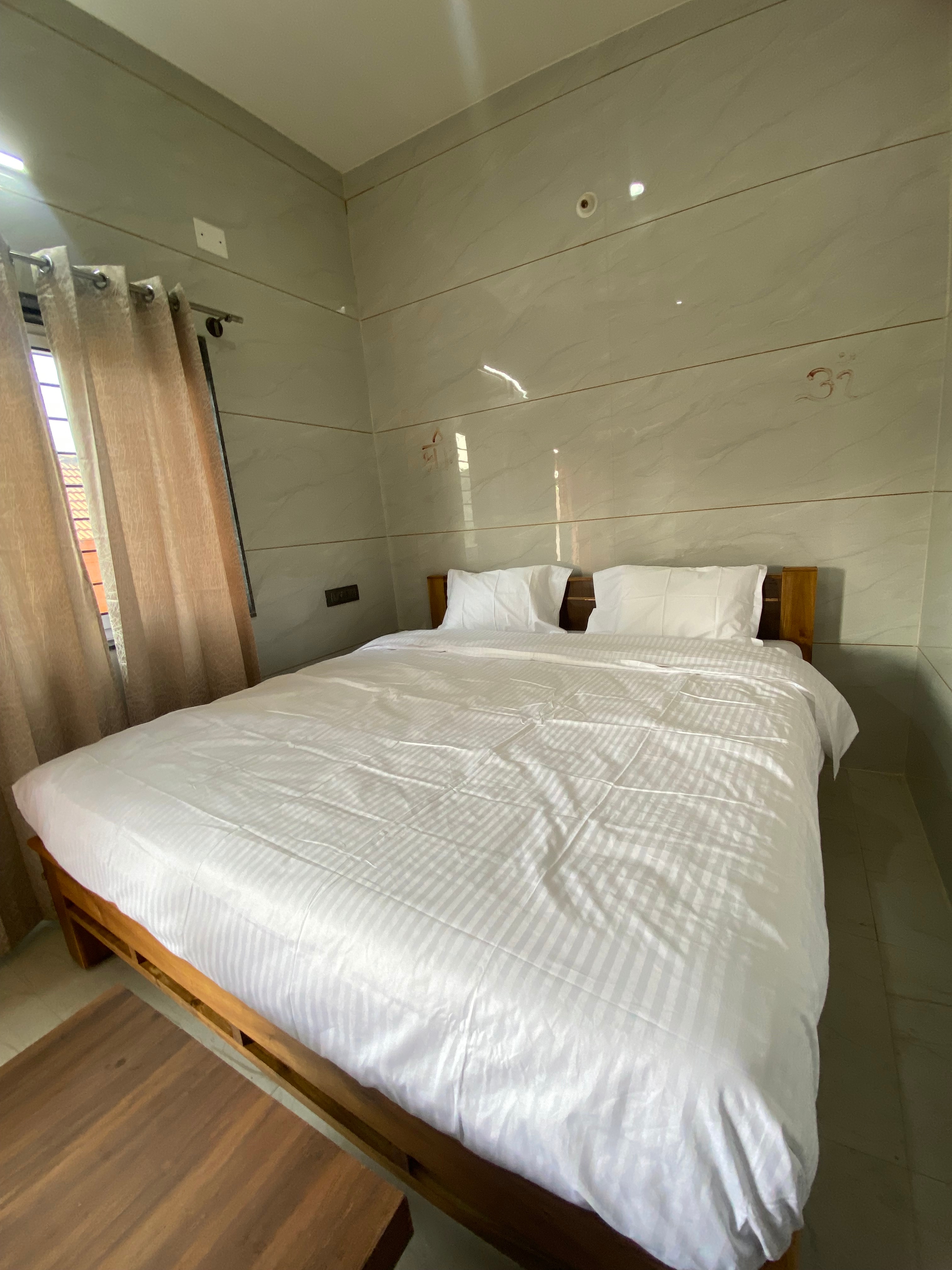 Sharada Rooms AC & Non AC - Tap to explore photos