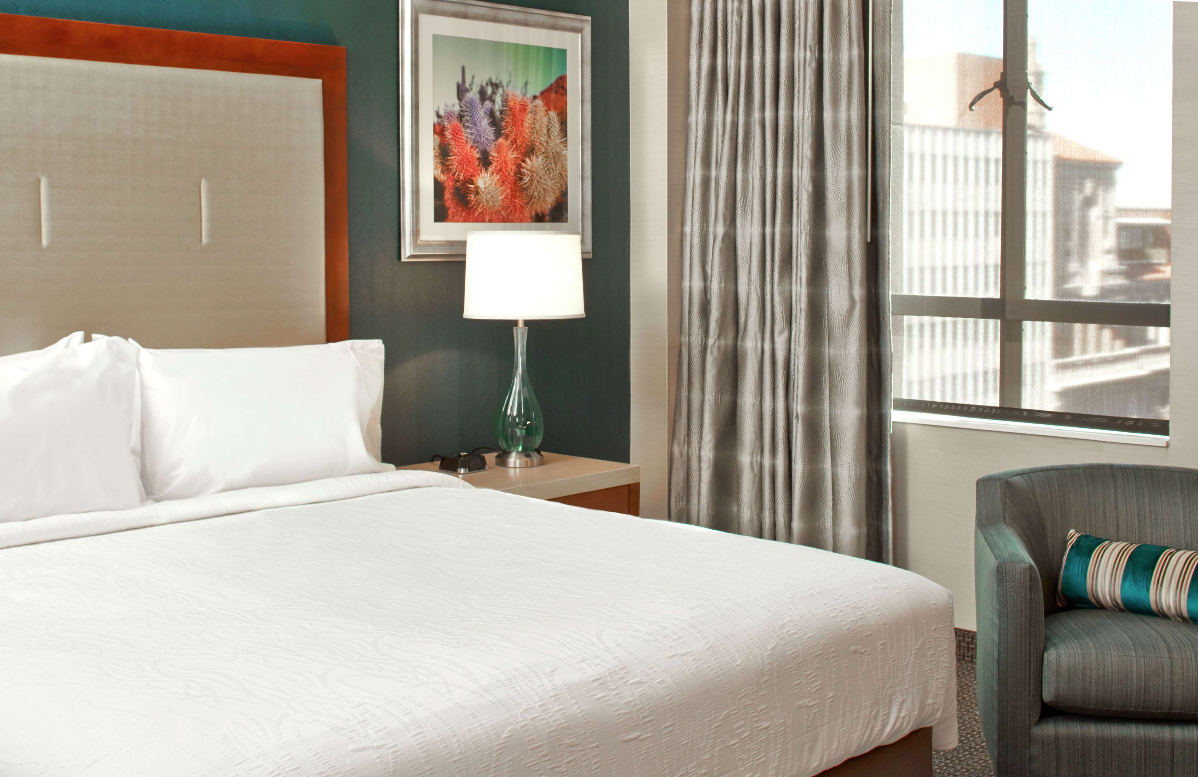Hilton Garden Inn Phoenix Downtown - Tap to explore photos