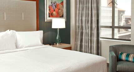 Hilton Garden Inn Phoenix Downtown Room Type - 1 KING BED