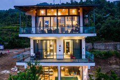 Manorath - Room in a Luxe Villa