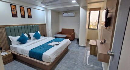Hotel Krishna Palace Room Type - Deluxe King Bed Room