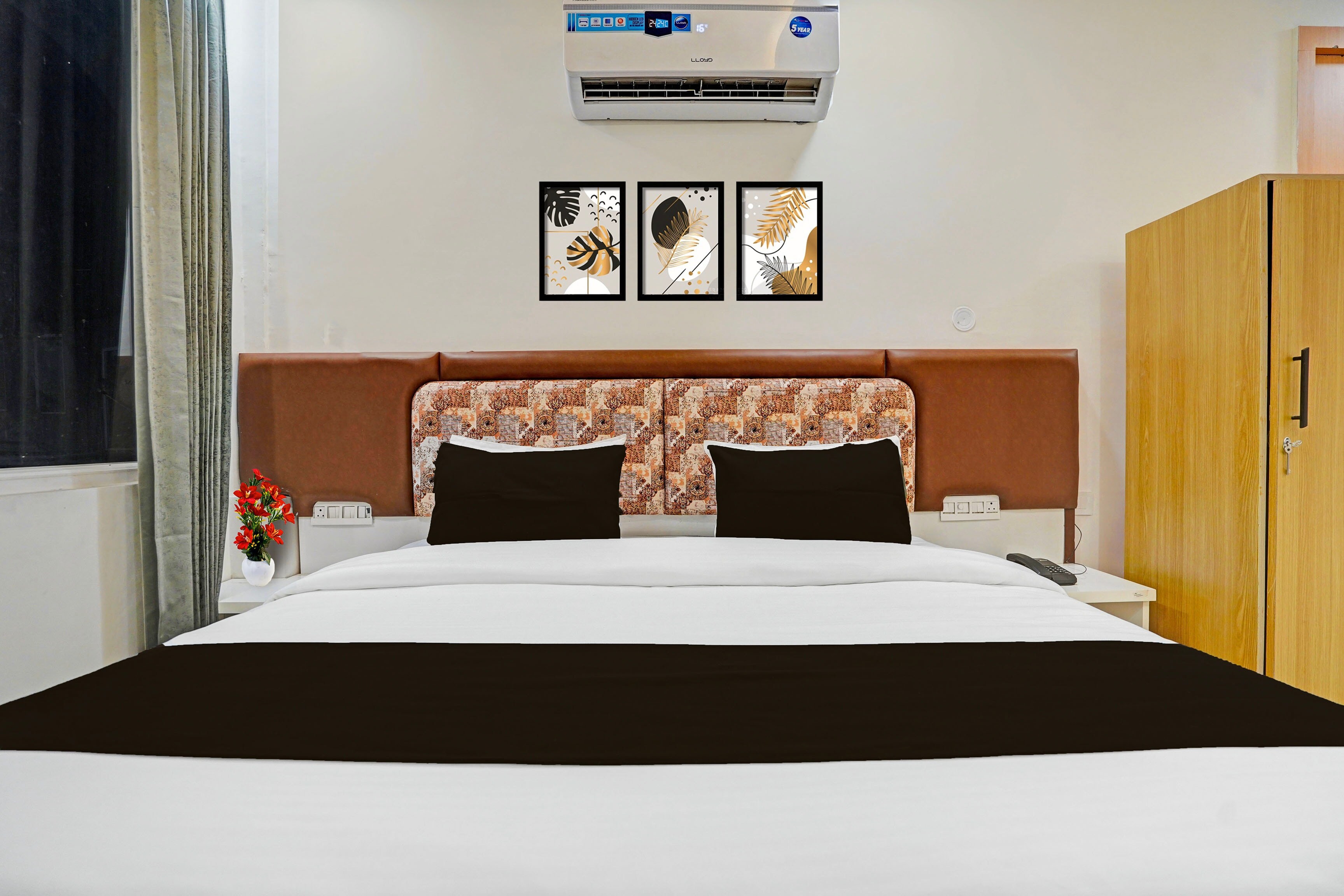 Super Townhouse Oak Sun City Mall Hisar - Tap to explore photos