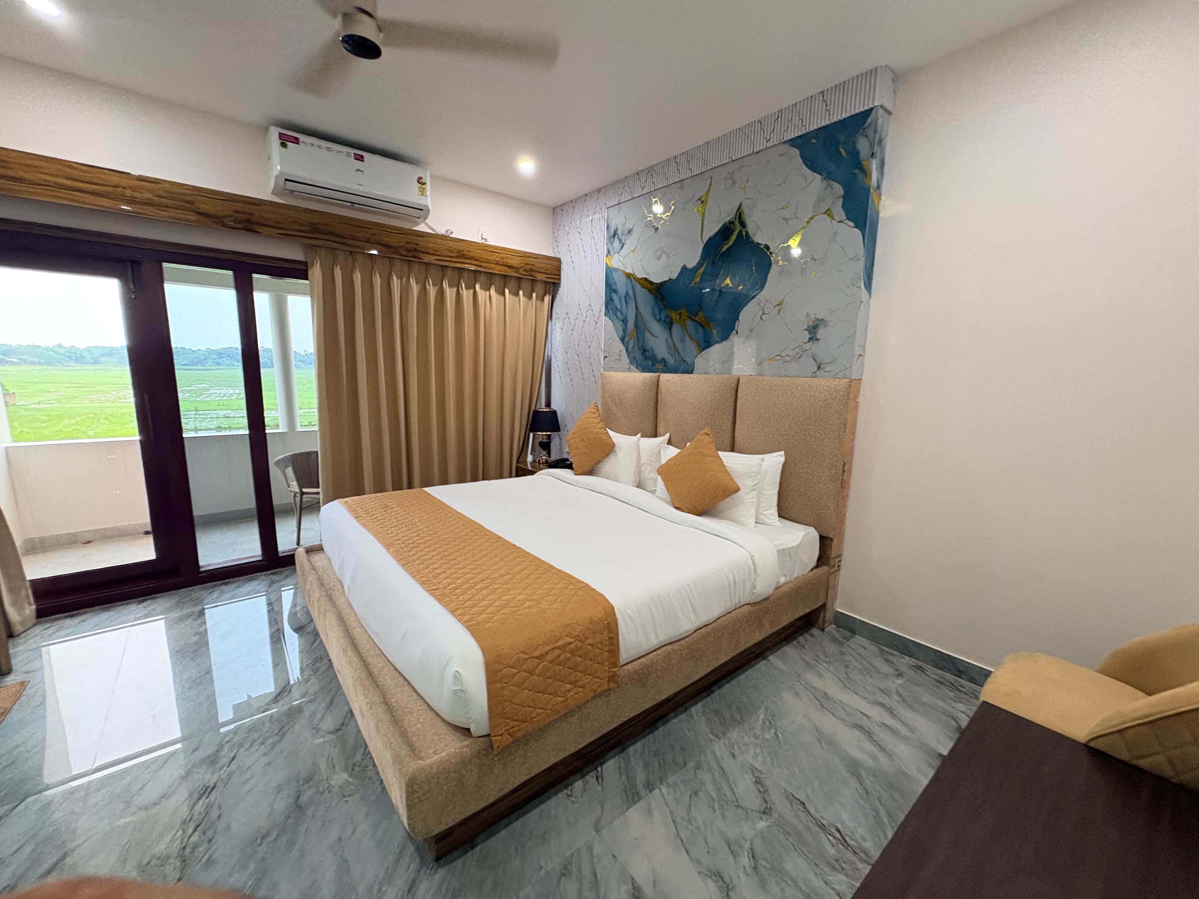THE GOLDEN PALM RESORT & HOTEL - Tap to explore photos