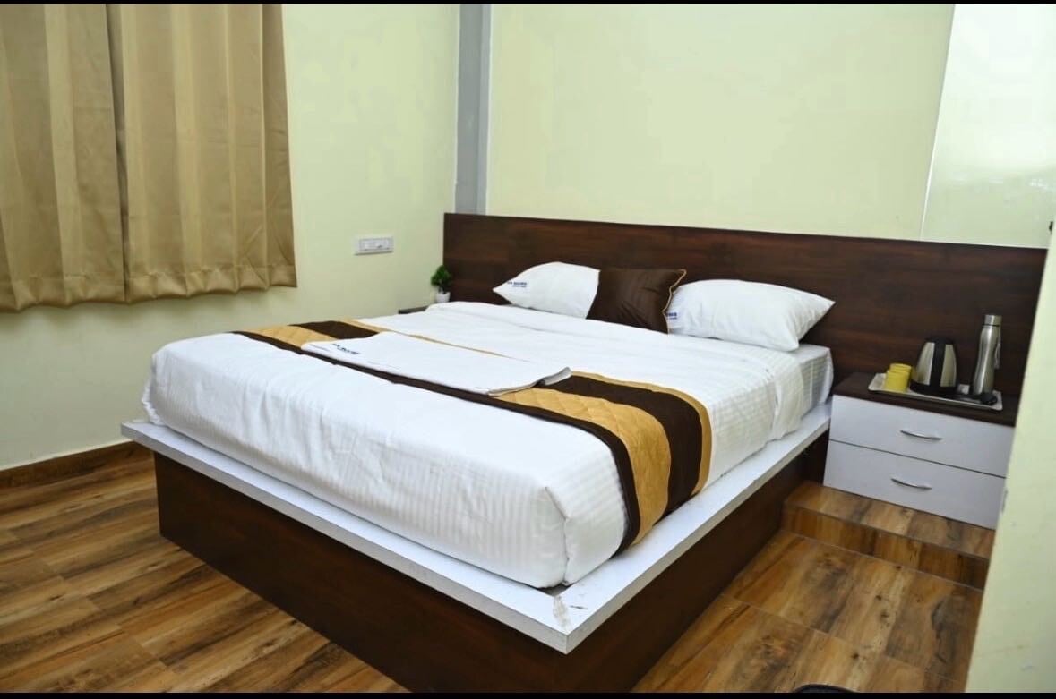 Hotel O Sadaramangala Lakeview Bangalore - Tap to explore photos