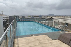 Marbella Studio near BKC Pool Wi Fi Kitchen