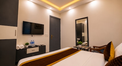 Hotel Green Vegas Room Type - Deluxe Room With Free Wi-Fi( Rs500swimming pool per pax per Hour ) Hotel Green Vegas Room Type - Deluxe Room With Free Wi-Fi( Rs500swimming pool per pax per Hour )