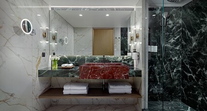 Athenaeum InterContinental Room Type - 1 King Classic Club Lounge Access
