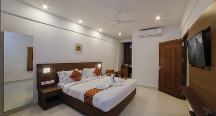 Veetee Mid Town Room Type - Deluxe AC Room