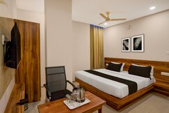 Hotel O The Classic Crown