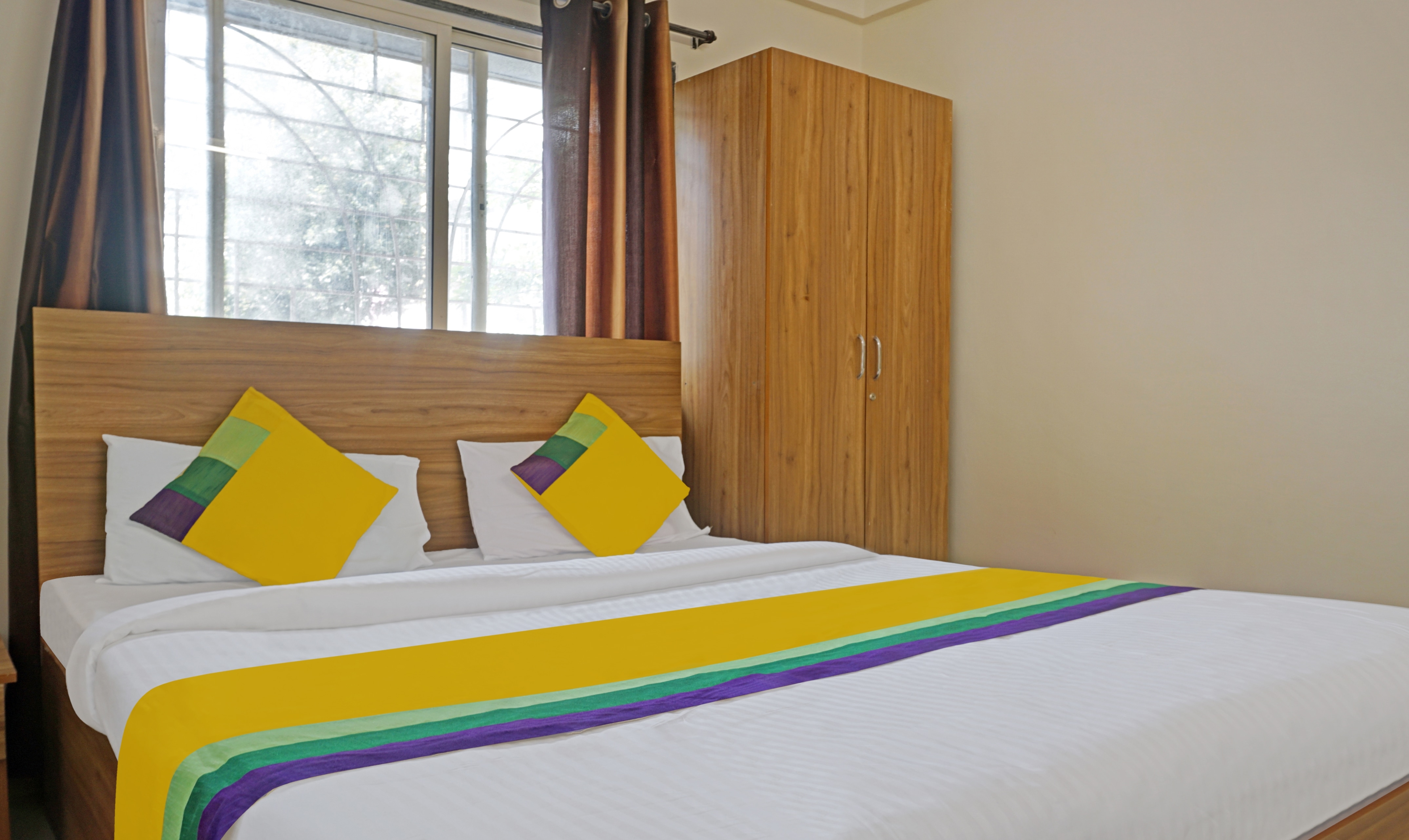 Itsy Hotels AY Plus Hotels - Tap to explore photos