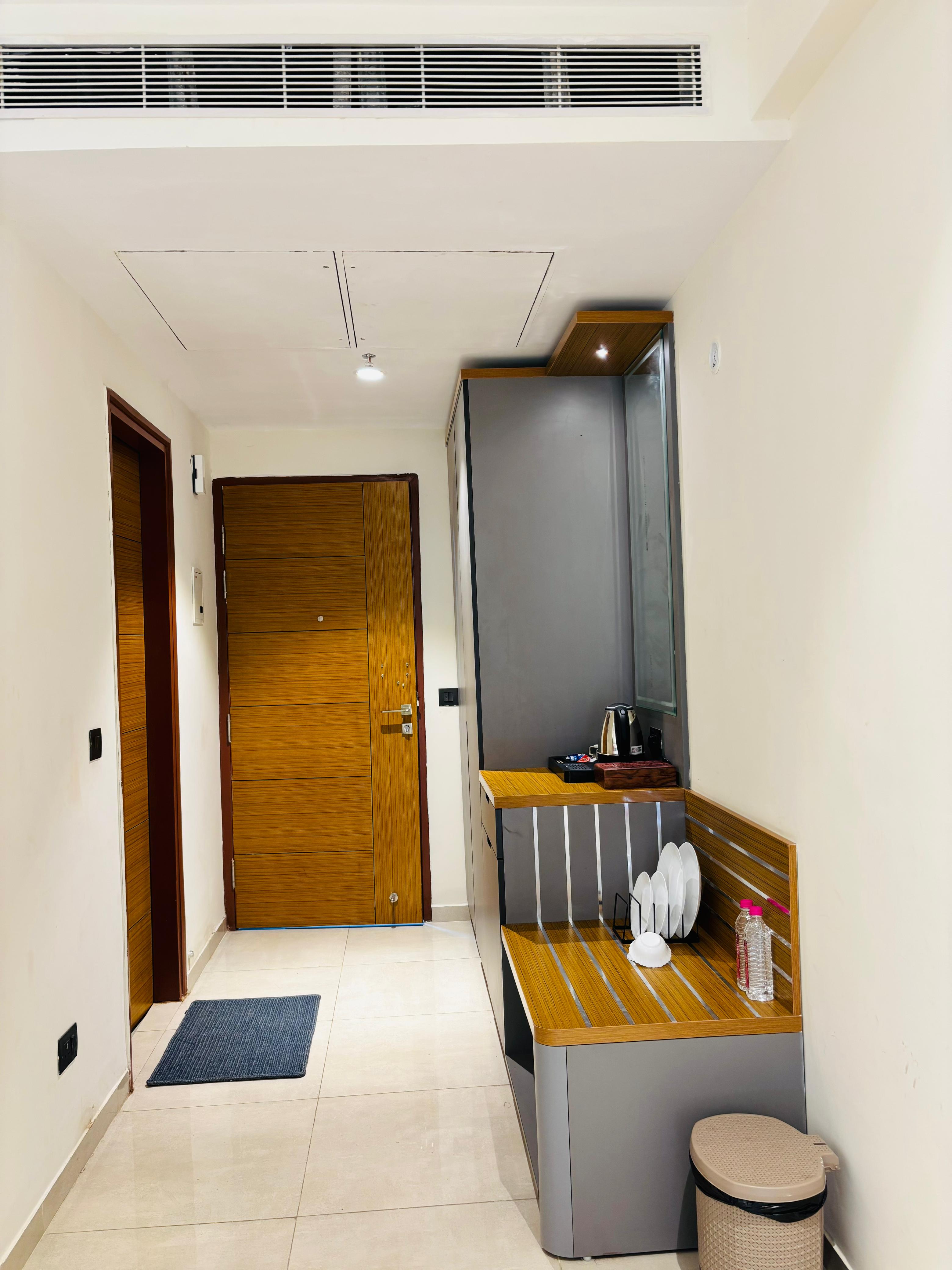 Zoneout Luxury Suites | Omaxe Hazratganj | Gomti Nagar Ext - Tap to explore photos